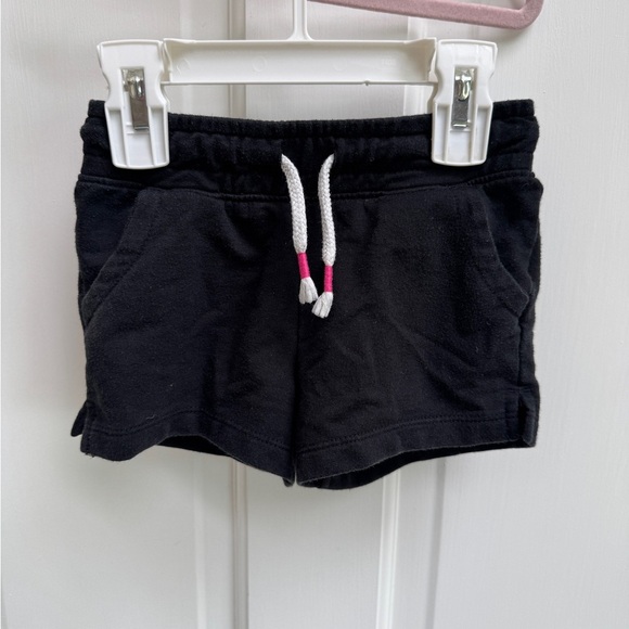 Cat & Jack 3T Girls Black Athletic Shorts with Elastic Waistband and Pockets - Picture 1 of 5